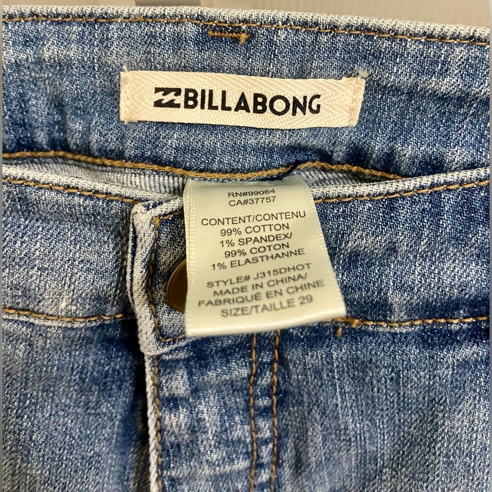 NWOT: Billabong jeans